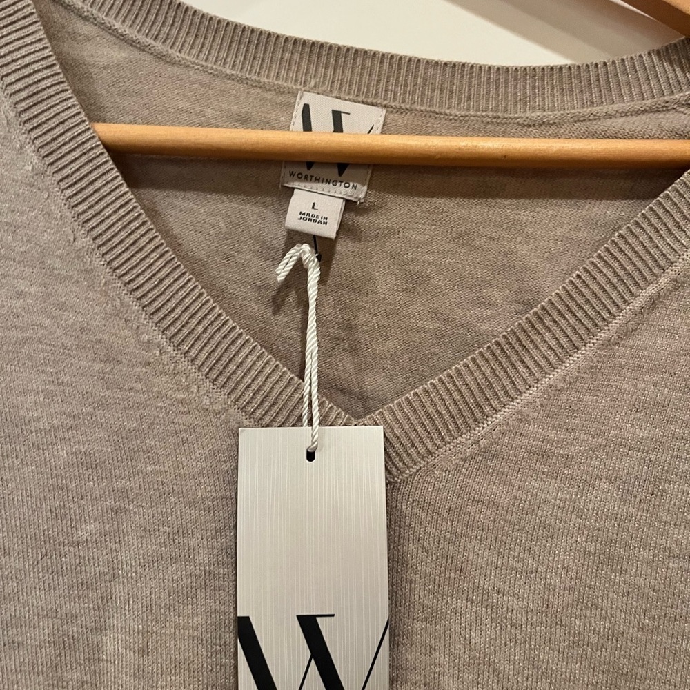 Women's V-Neck Sweater - Beige worthington nwt large - Picture 2 of 4